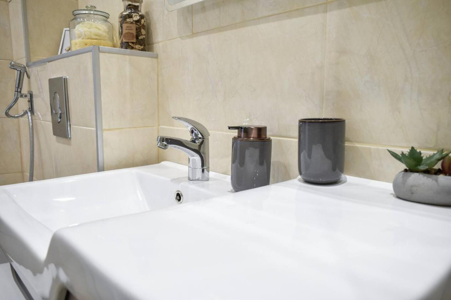 Duplex Condo Prime Location 2Bth 2 Studios Sofia Bagian luar foto
